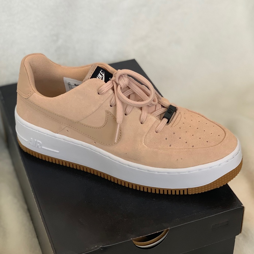 Nike Women’s Air Force 1 Sage Low Worn Once 8.5